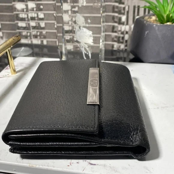 Authentic Gucci Black Textured Leather Wallet - Picture 11 of 14